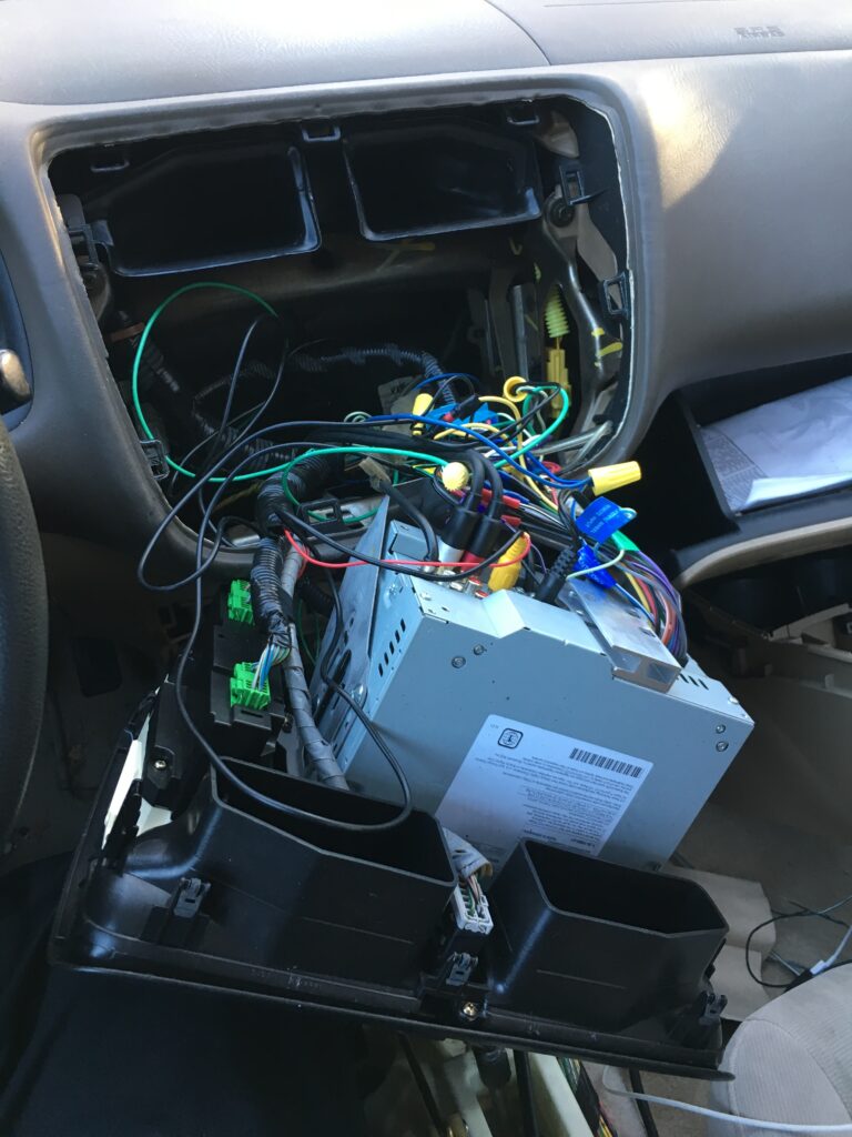 Aftermarket Stereo Install (2)